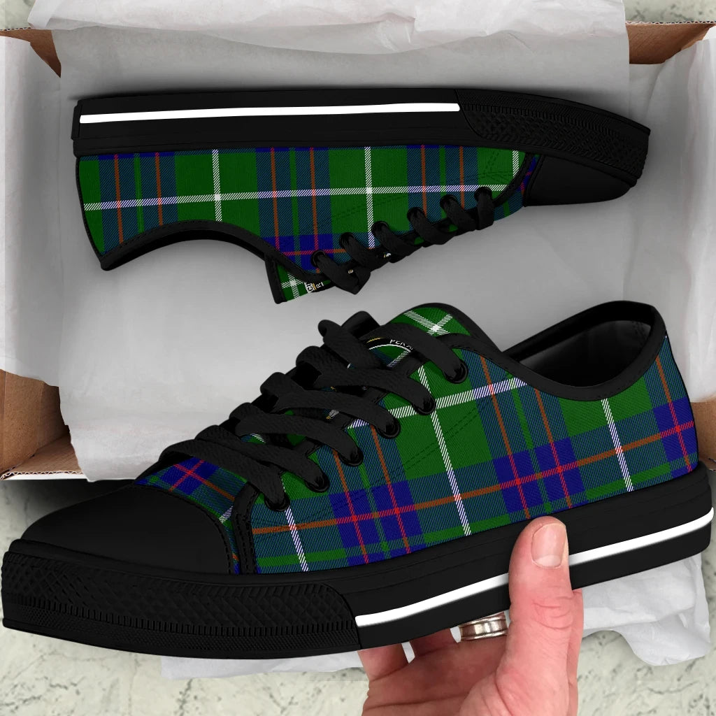 MacIntyre Hunting Modern Tartan Crest Low Top Shoes