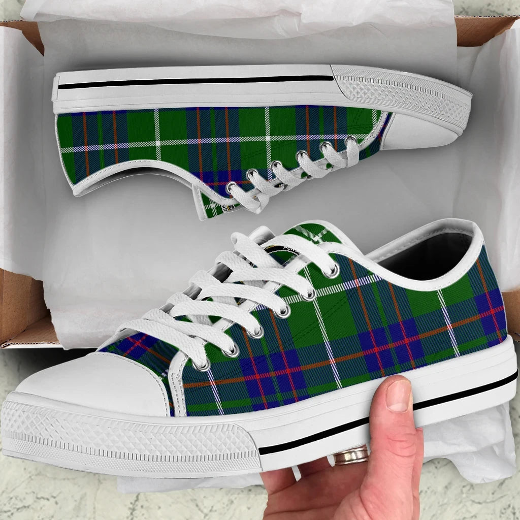 MacIntyre Hunting Modern Tartan Crest Low Top Shoes