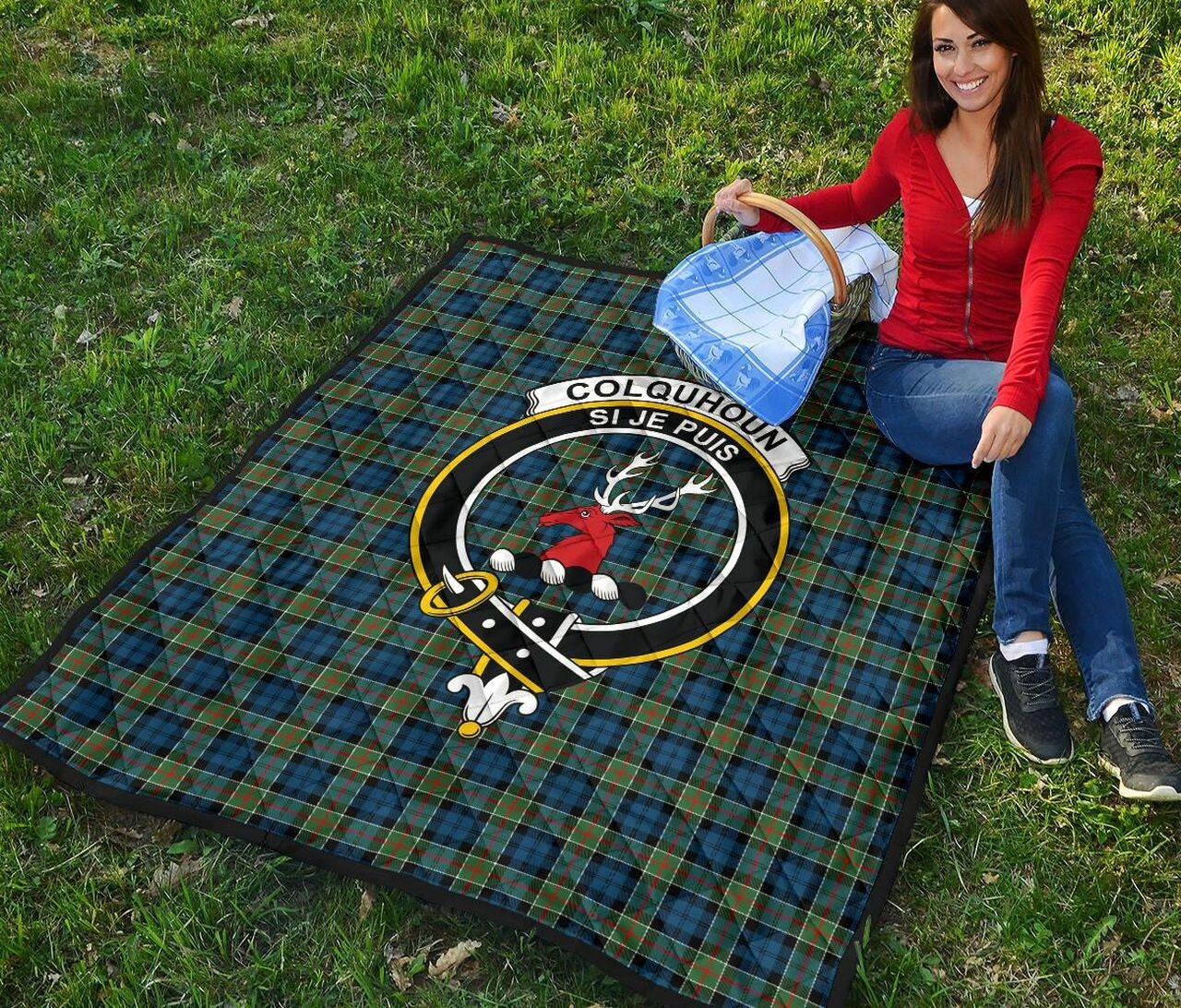 Colquhoun Ancient Tartan Classic Crest Premium Quilt