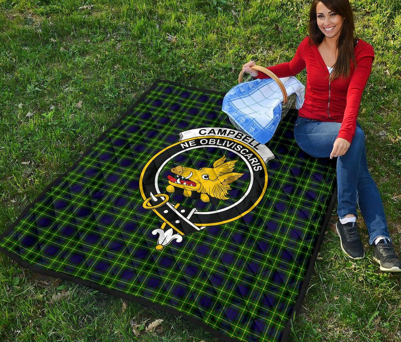 Campbell of Breadalbane Modern Tartan Classic Crest Premium Quilt